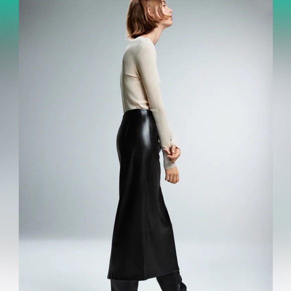 ZARA Ribbed Long Sleeve Top - Picture 3 of 13